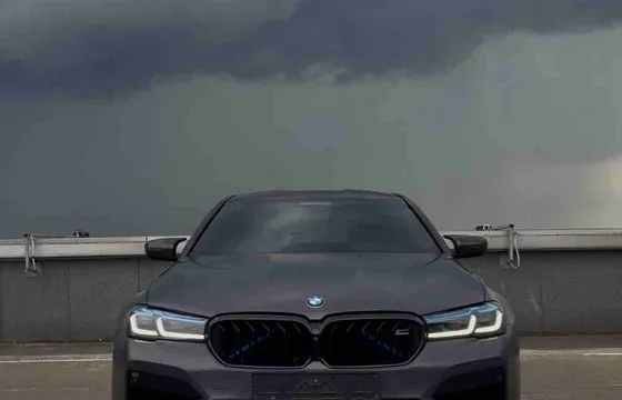 BMW M5 2021