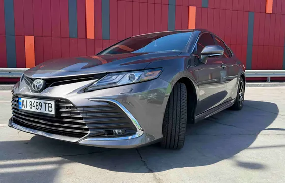 Toyota Camry 2021